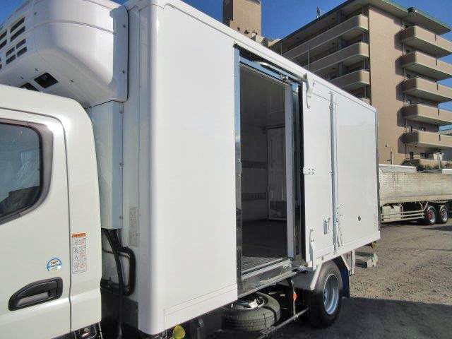 中古トラック 三菱ふそう冷蔵冷凍車 ＃9