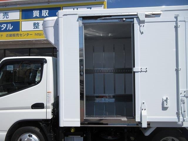 中古トラック 三菱ふそう冷蔵冷凍車 ＃9