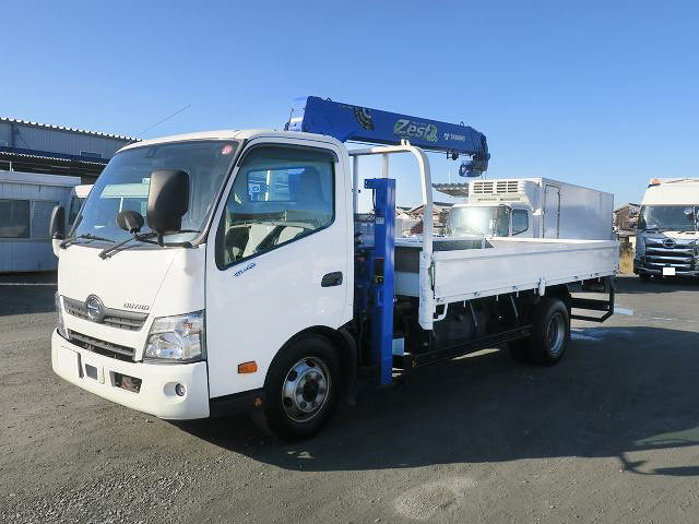 Reiwa 1 Model Hino Dutro with Small Crane, Wide Extra Long, Tadano 4-Stage Boom, High Jack, Hook-in, Radio Control [Semi-Medium License Compatible *Excluding 5t Limited]