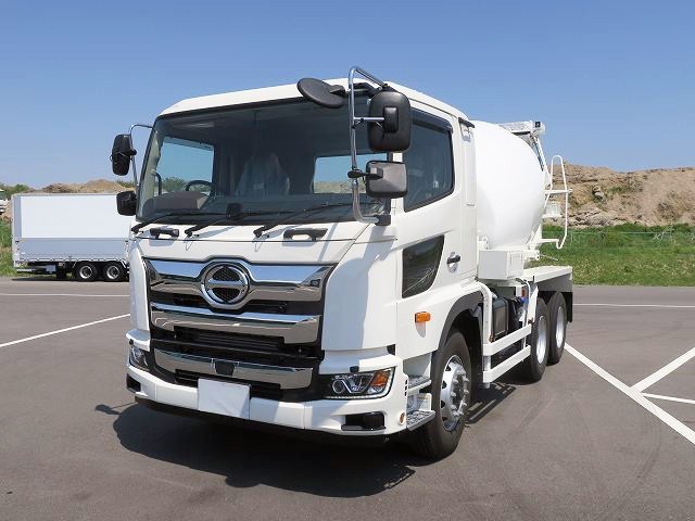 [Lease vehicle] Reiwa 3 model Hino Profia large concrete mixer with 2 differentials and Kayaba drum capacity of 8.7 m3, electric hopper lid