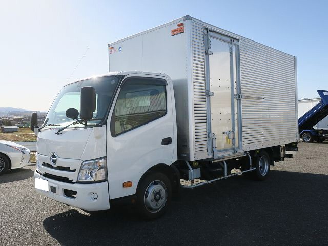 [Vehicles for lease only] Reiwa 3 model Hino Dutro 2t aluminum van, wide and long, interior height 217cm, with combination gate, low floor, left side door [Semi-medium license compatible *Excluding 5t limited]