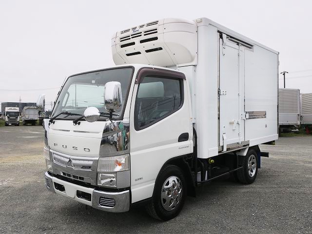 2016 Mitsubishi Fuso Canter 2t refrigerated van, standard short, Topre-made -30 degree setting, left sliding door, full low floor, 2 pedals, 150 horsepower [medium-sized (5t only) license compatible *old standard license OK]