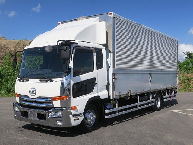 2014 UD Trucks Condor Medium Aluminum Wing 6300 Standard Rear Air Suspension *Actual mileage approx. 310,000km*