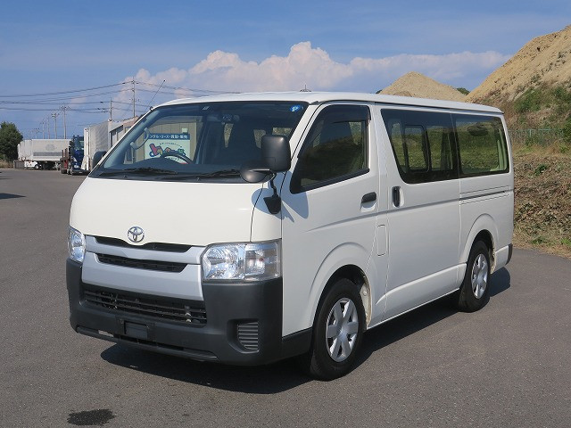 Reiwa 1 Toyota Hiace DX 3-6 seater diesel long body 5 door ETC navigation