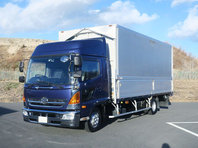 [Lease vehicle] 2015 Hino Ranger, medium-sized aluminum wing, 6200 wide, rear air suspension, high roof, 240 horsepower