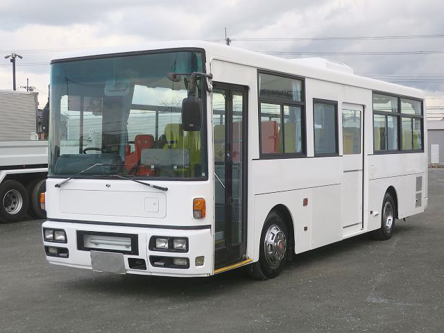 2004 UD Trucks Space Runner large bus, 41-seater, all-wheel air suspension, 14-row seating, moquette seats ★ Actual mileage on the meter: approx. 100,000 km! ★