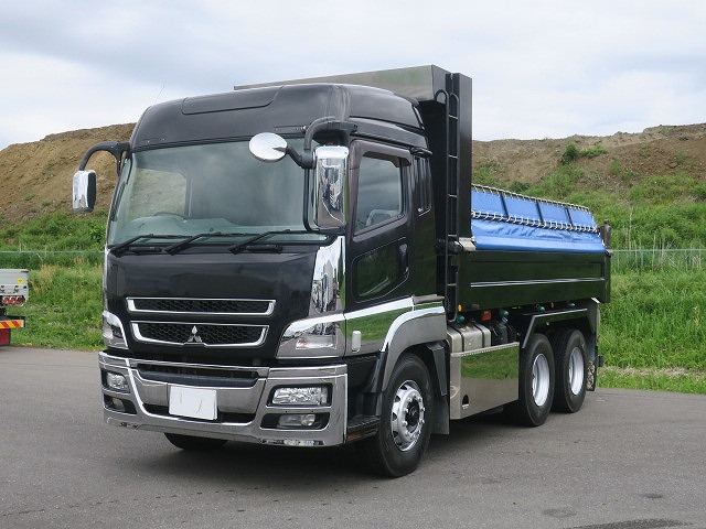 2013 Mitsubishi Fuso Super Great Large Dump Truck, Shinmaywa, Body Length 5300mm, 2 Differentials, High Roof, Retarder, *Actual Mileage on Meter: Approx. 500,000km/Inspection valid until April 2015*