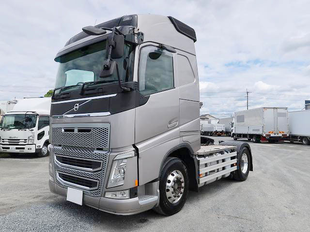2017 Volvo (VOLVO) Tractor head, 5th wheel load 11.5t, 440 horsepower, high roof, aluminum wheels *Actual mileage on meter: approx. 390,000km/Vehicle inspection valid until December 2014*
