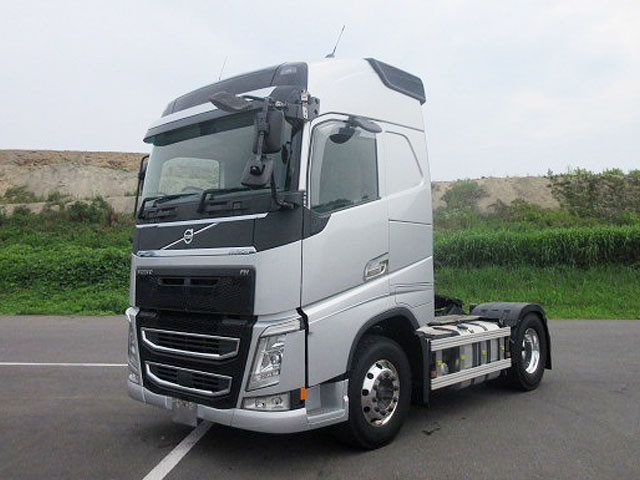 2019 Volvo FH Tractor Head, 5th wheel load 11.5t, 460hp, High roof, Aluminum wheels, *Actual mileage approx. 370,000km*