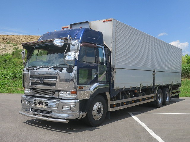 [Lease vehicle] 2005 UD Trucks Quon, large aluminum wing, high-floor 3-axle, high roof, retarder, aluminum wheels