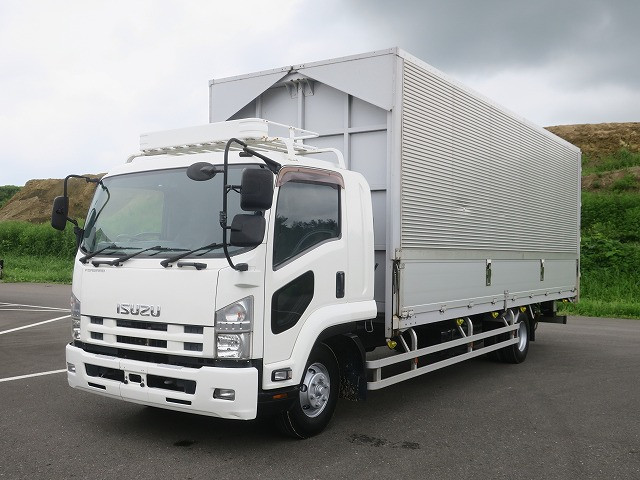 2013 Isuzu Forward Medium-sized Aluminum Wing 7200 Wide *Approximately 380,000km on the meter*