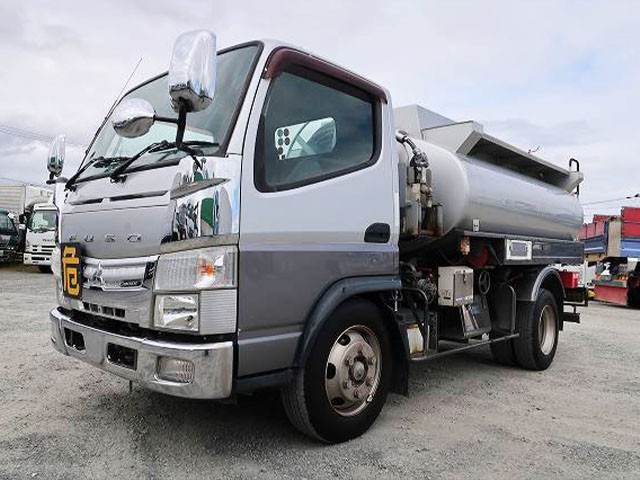 2017 Mitsubishi Fuso Canter Small Tank Truck Made in Far East 4000L Hose Reel with Gun 150HP Fire Prevention Documents Included [Semi-Medium License Compatible *Excluding 5t Limited] ★Vehicle Inspection Valid until January 2015★