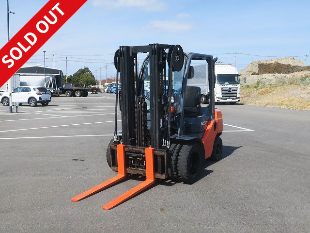 We have just leased out our 2018 Toyota GENEO 2.5t diesel automatic forklift with 3-stage full free mast, high-climbing specifications, 1520mm sheathed forks, double tires, and climbing gears. 