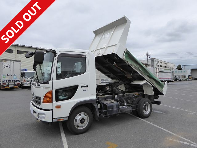 We are accepting rentals of the 2015 Hino Ranger medium-sized dump truck, manufactured by Kyokuto Kaihatsu, reinforced one-way opening with manual cobo lane!