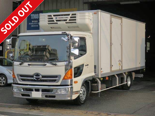 2017 Hino Ranger Medium-sized refrigerated van with rear air suspension and retractable pick-up gear (-25 degree setting) Wide cab 240 horsepower Aluminum wheels