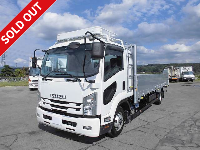 2017 Isuzu Forward, medium-sized flatbed, aluminum block, 3-way opening, seat carrier, left and right ladders included!! Maintenance and inspection record book included, lease-up