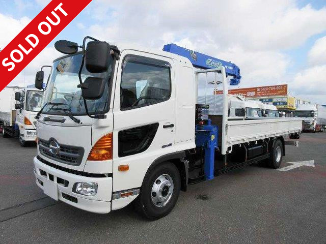 2017 Hino Ranger with medium-sized crane, standard wooden flat body, Tadano 4-speed, 240 horsepower, hook-in and radio control 