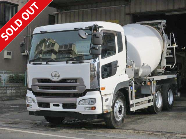 2015 Nissan UD Quon Large concrete mixer truck with 2 differentials, manufactured by Kayaba, drum capacity 8.3 m3, vehicle inspection valid until January 2019