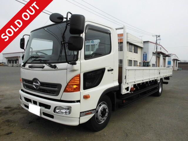 2018 Hino Ranger, Extra-large capacity flatbed body, Cold weather specification/Heated mirrors, 6700 wide, Air suspension