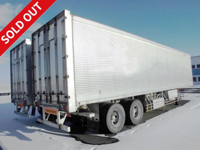 2001 Tokyu aluminum van semi-trailer, 2 axles, maximum load capacity 21.8 tons. We have one more trailer of the same model!