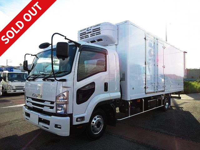 2017 Isuzu Forward Refrigerated Van 6200 Wide Topre -30 degree setting Rear air suspension Side door Standby Aluminum wheels