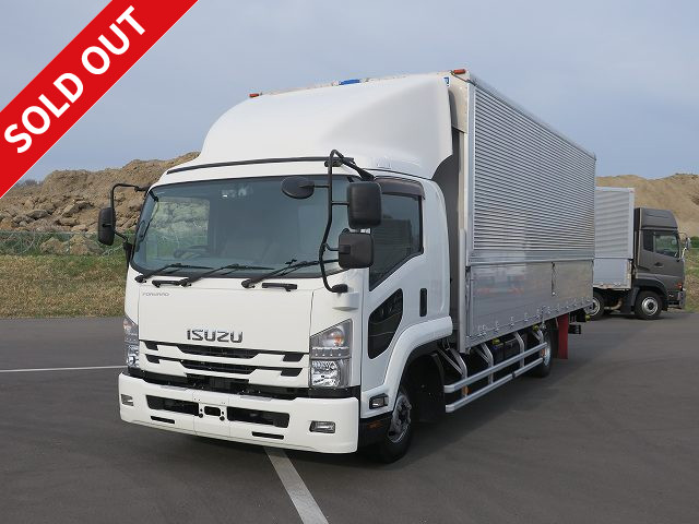 2019 Isuzu Forward, medium-sized aluminum wing, combination gate, 6200 wide, rear wheel air suspension, actual mileage on the meter: approximately 33,000 km!