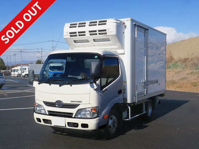 [Price reduced!] 2016 Hino Dutro 2t refrigerated van, standard short (10 feet), -32 degree setting, standby function, left side door, full low floor, dealer inspection record book included 