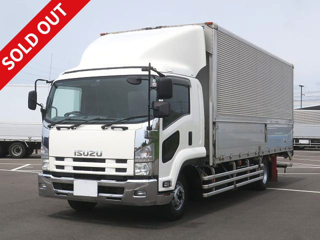 2010 Isuzu Forward, heavy-duty aluminum wing, 6200 wide, with retractable PG, rear air suspension