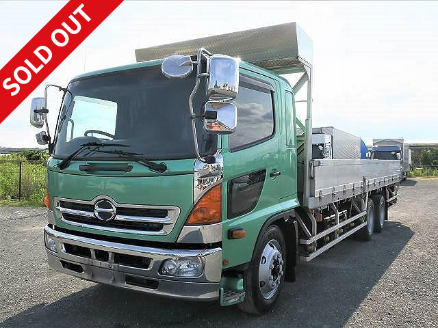 2010 Hino Ranger, heavy-duty flatbed aluminum block, 3-way opening, 7300 wide, 2 differentials, retarder, 270 horsepower. *Approximately 593,000 km on the odometer! *