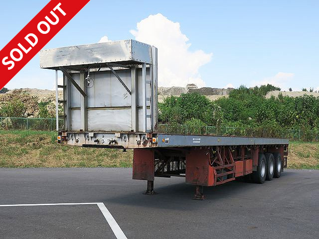 1995 model Yusoki 3-axle cutting board semi trailer, 25.5t capacity, with stanchion holes and internal hooks, stanchion included, steel checkered floor