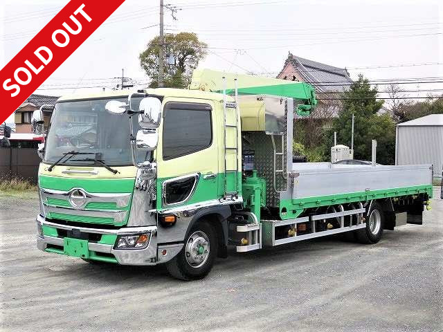 2018 Hino Ranger, heavy-duty, flatbed with crane, aluminum block, 3-way opening, wide width, Tadano 4-stage boom, 2.93 ton lift, hook-in, radio-controlled, 240 horsepower, 464,000 km on meter, vehicle inspection valid until November 2022