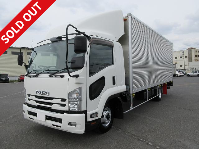 2017 Isuzu Forward Medium Aluminum Van 6200 Wide Combination Gate *Approximately 420,000km on meter*