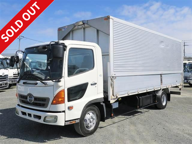 2006 Hino Ranger Medium Aluminum Wing 6200 Standard with approx. 289,000km on the odometer!