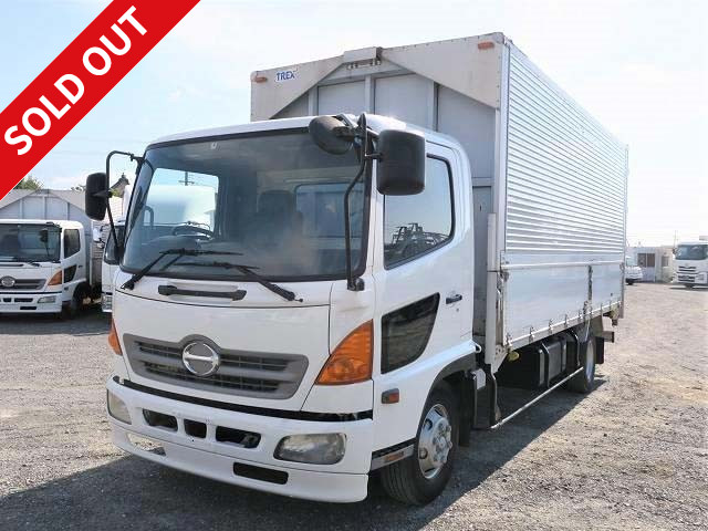 2006 Hino Ranger Medium Aluminum Wing Semi-Wide *Approximately 338,000 km on the odometer!