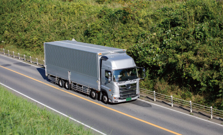 【10トントラック】サイズ・積載量や大型トラックの主な車種を紹介